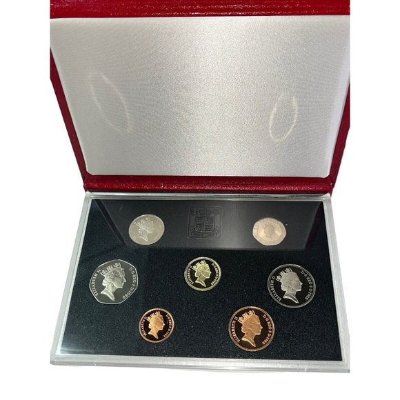 UK PROOF COIN Collection Set Original ROYAL MINT Leather 1988 Queen Elizabeth - Picture 1 of 10